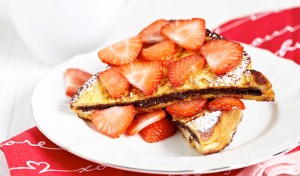 Nutella-Stuffed-French-Toast-with-Strawberries